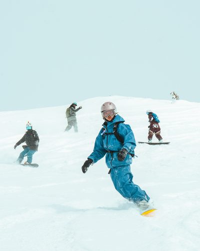 PURE SKI 官網滑雪者