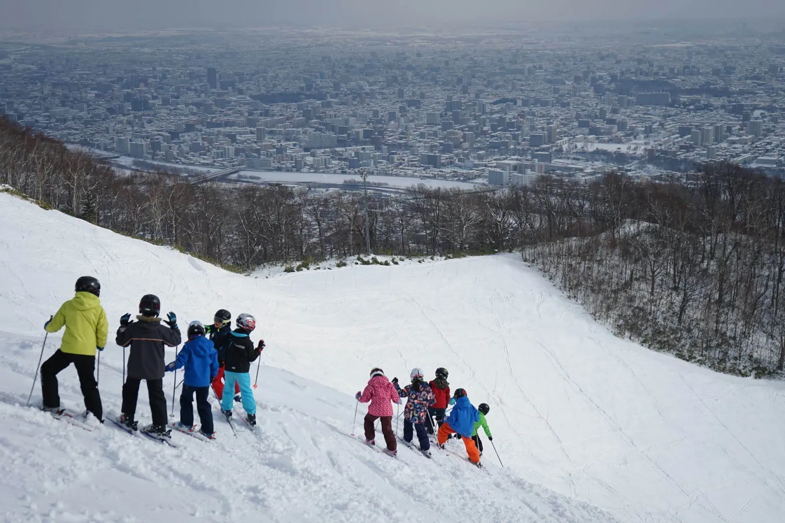 藻岩山滑雪場與札幌市景